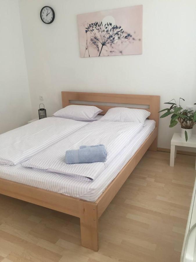 Apartaments Simsim Lwów Zewnętrze zdjęcie